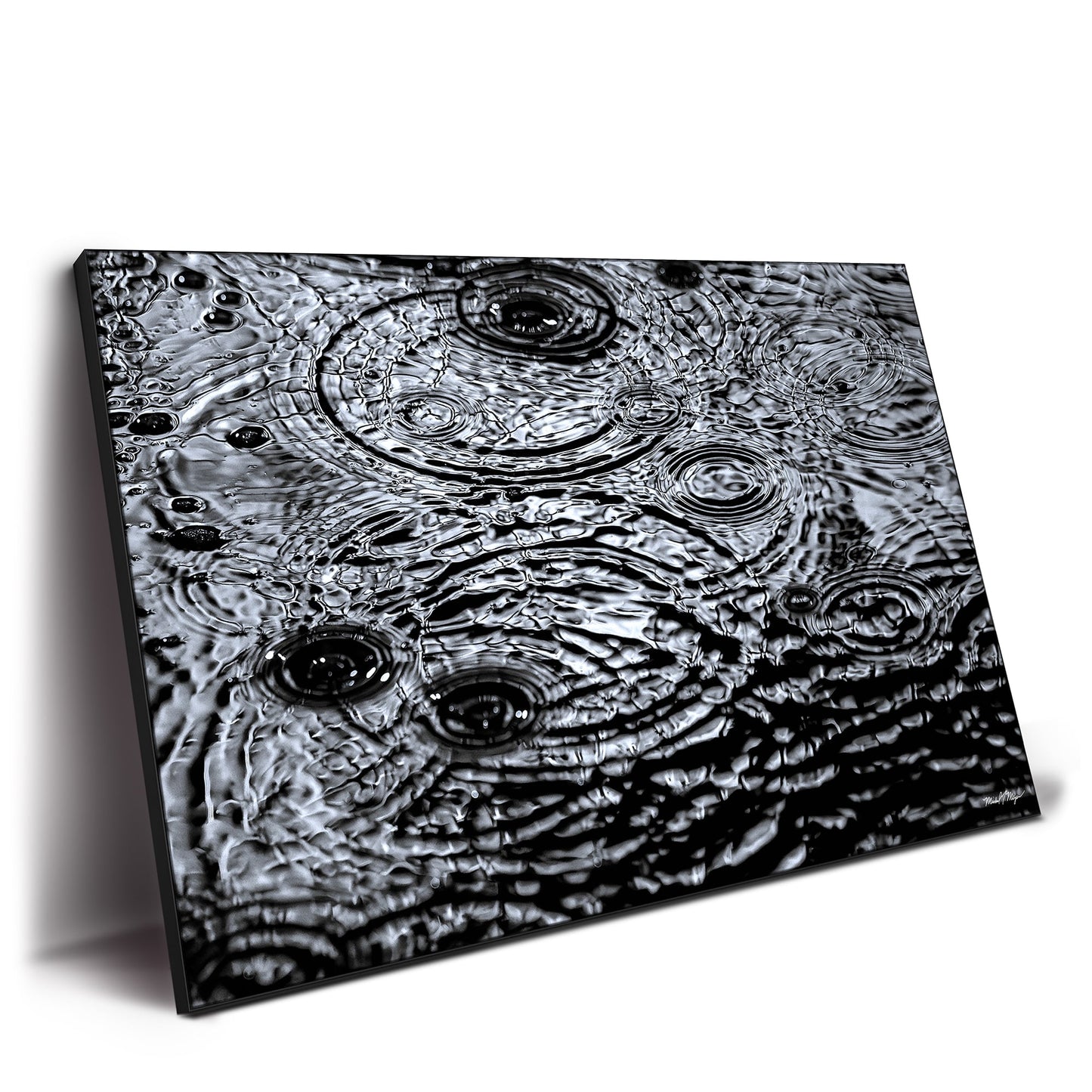 Chromatic Droplets