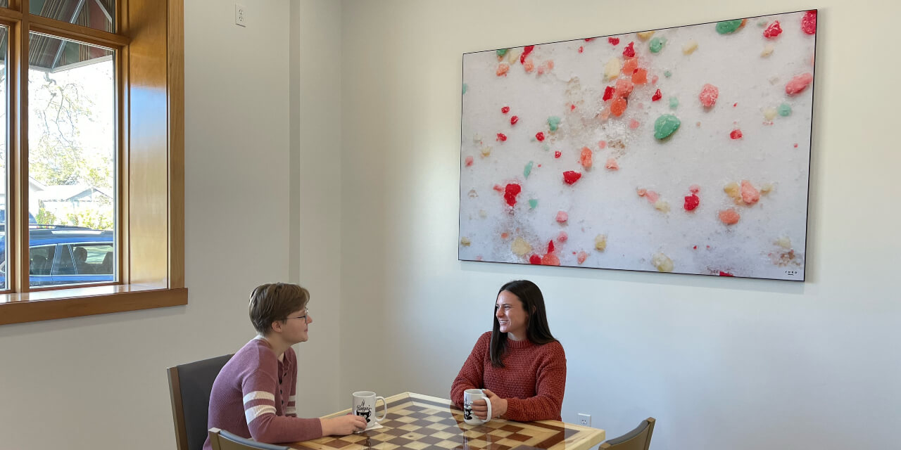 BIG Wall Décor Donates Large Colorful Wall Art to Kenzie’s Be Cafe 