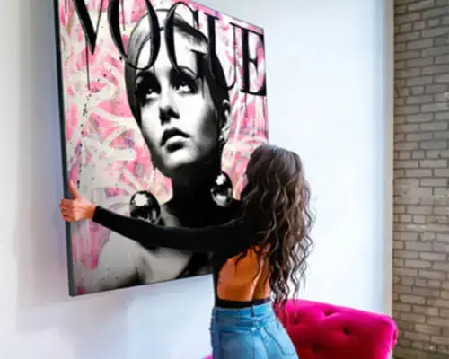 Big-Pink-Vogue-Twiggy-Print-for-Barbiecore-Inspired-Room